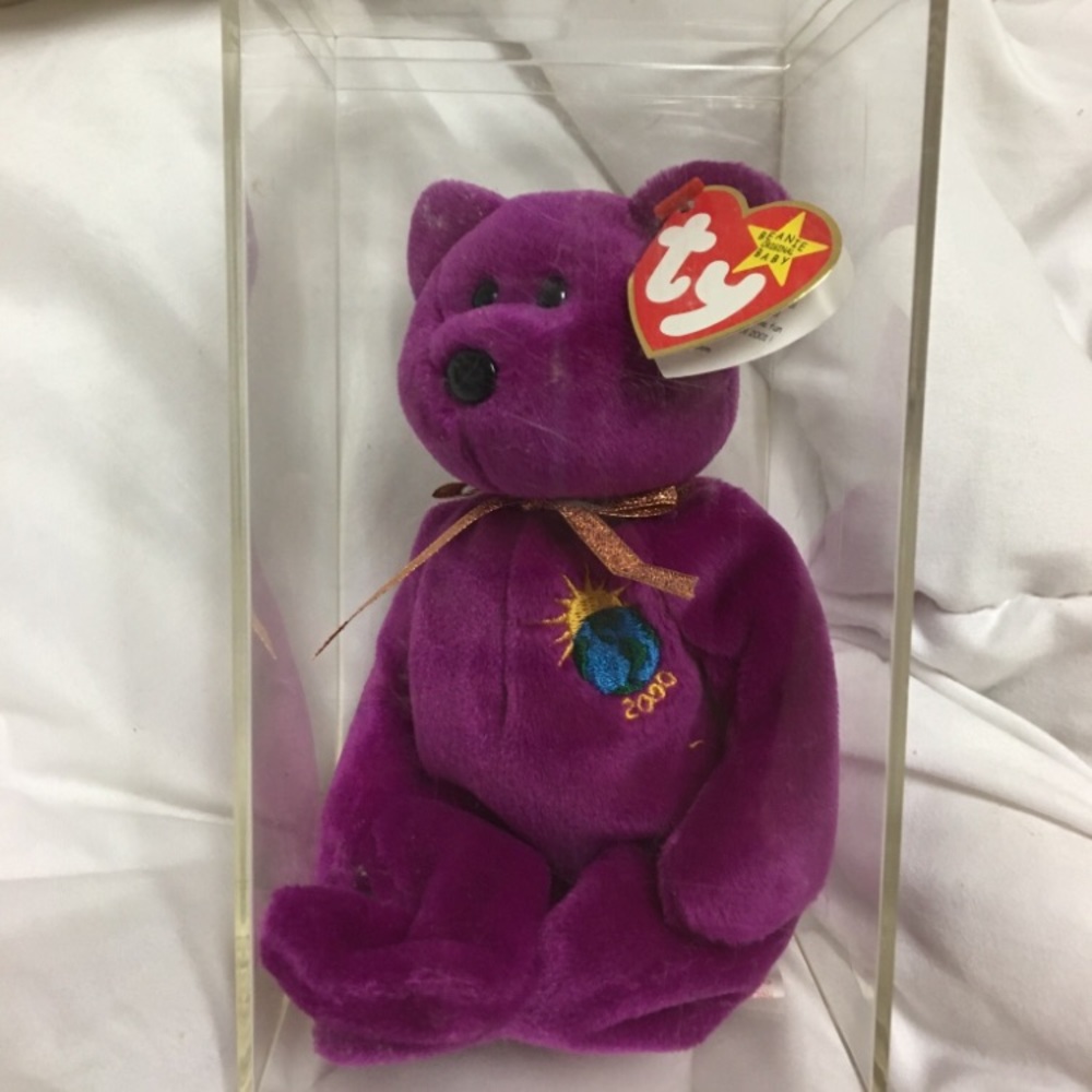 2000 Millennium Bear with tag error